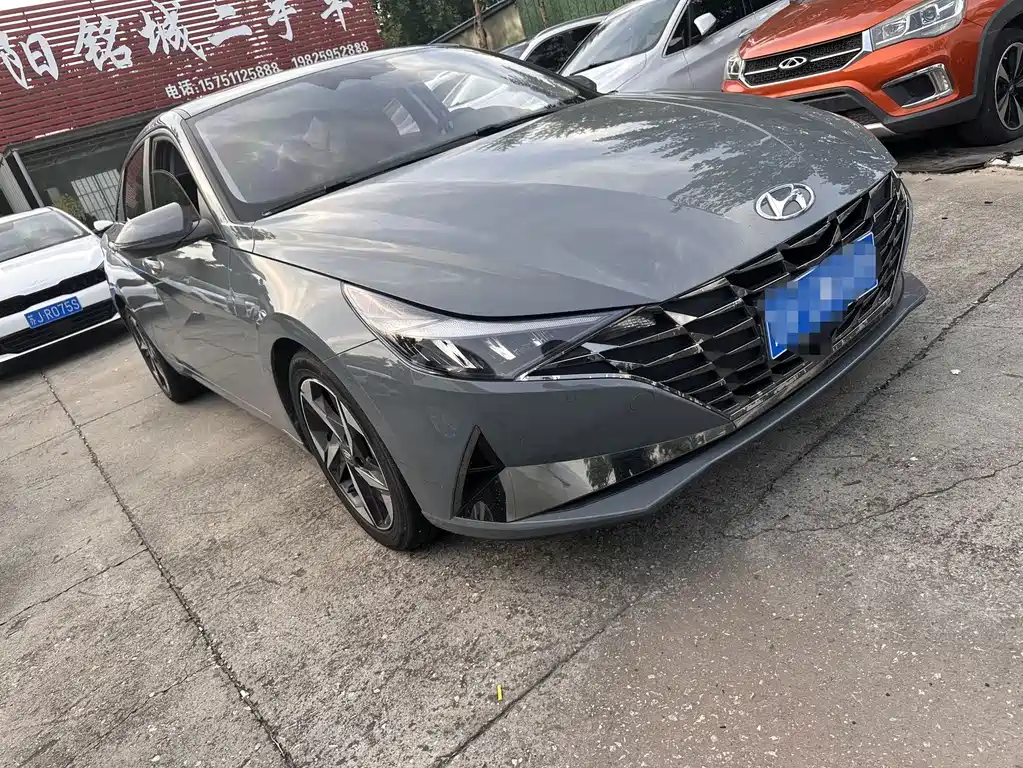 Hyundai Elantra — фото 3