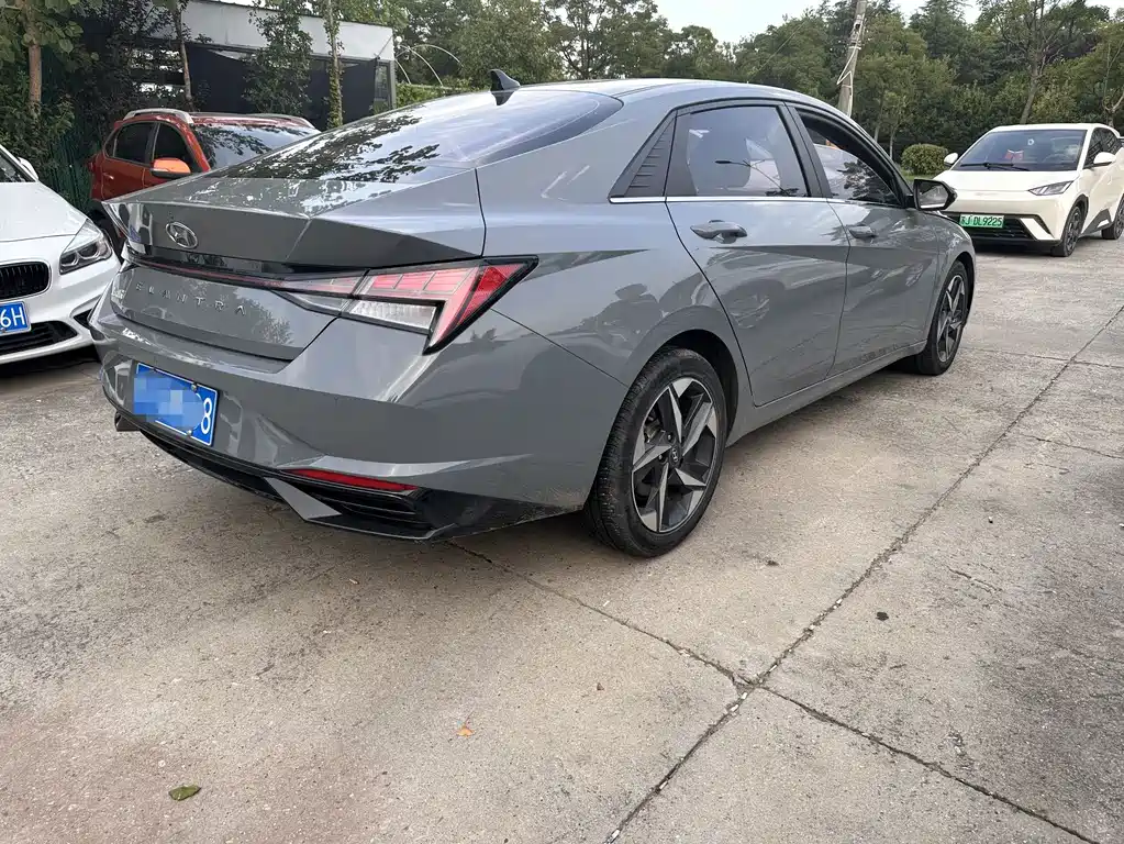 Hyundai Elantra — фото 4