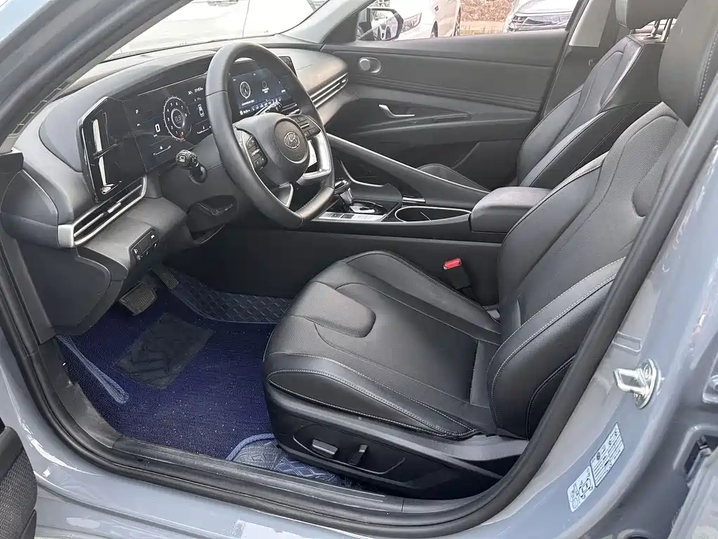 Hyundai Elantra — фото 10