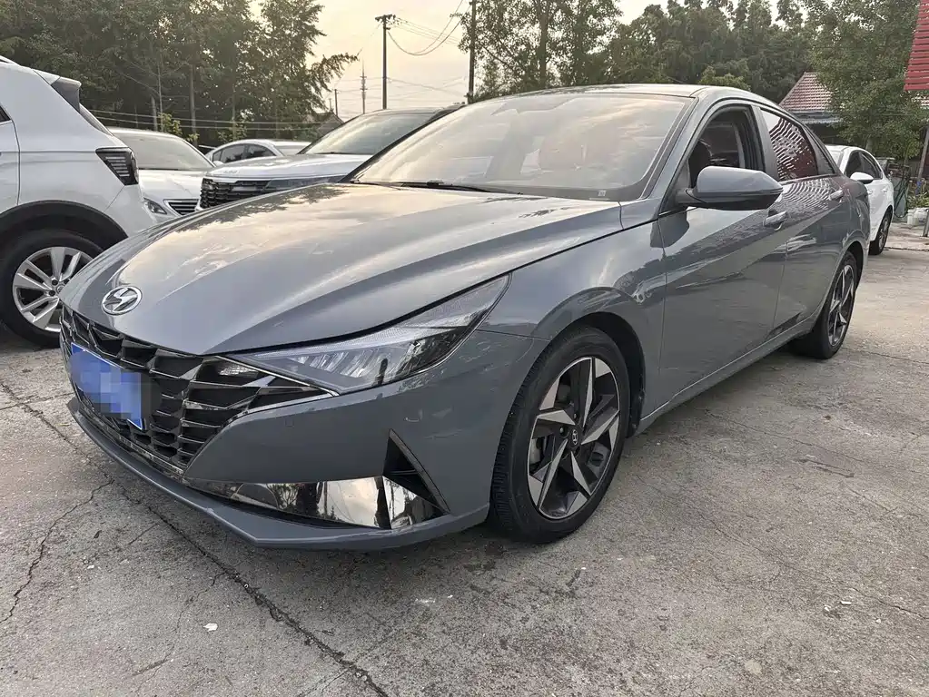 Hyundai Elantra