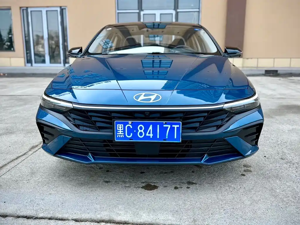 Hyundai Elantra — фото 2