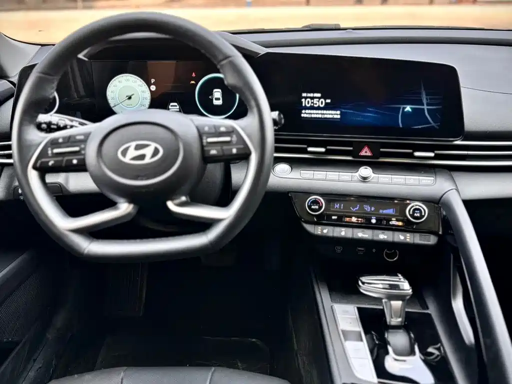 Hyundai Elantra — фото 23
