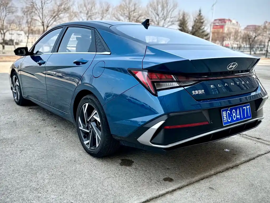 Hyundai Elantra — фото 4