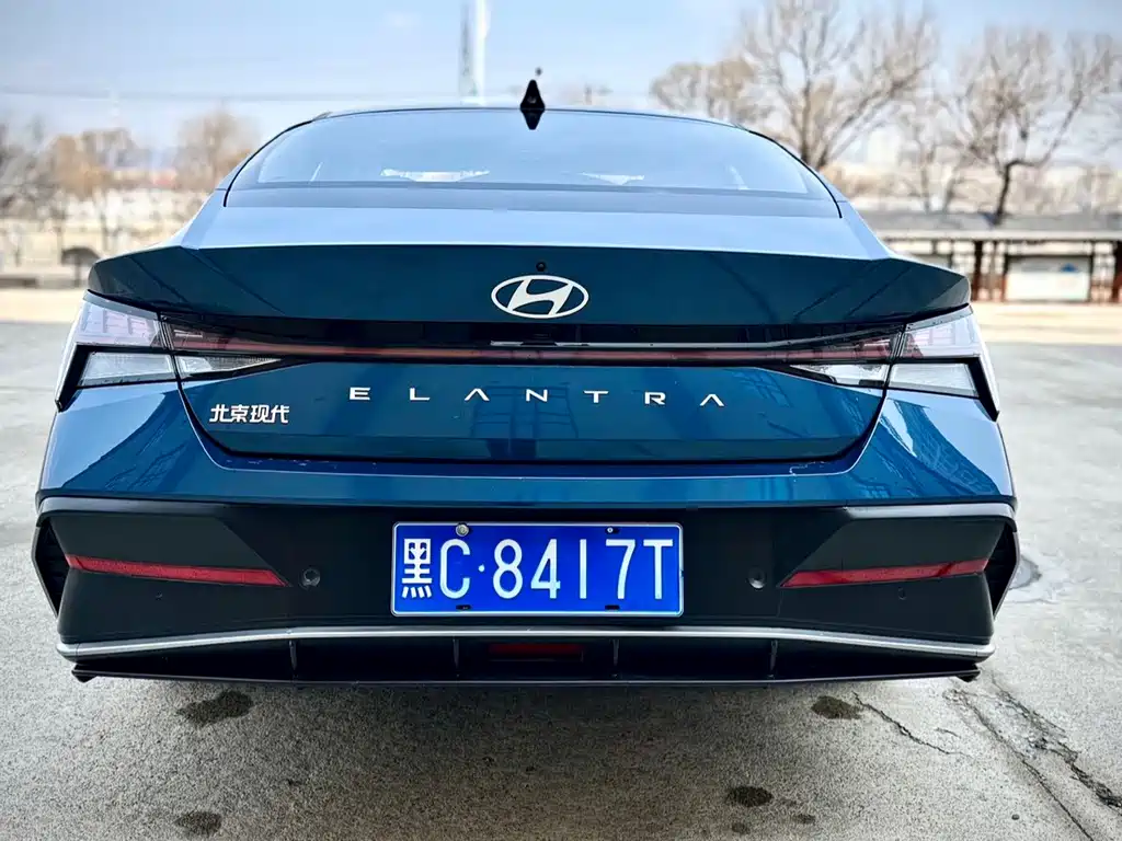 Hyundai Elantra — фото 5