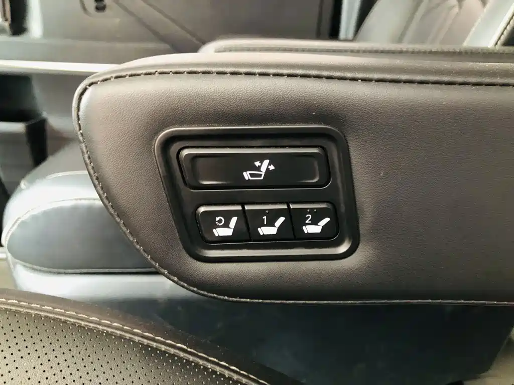Hyundai Custo — фото 18