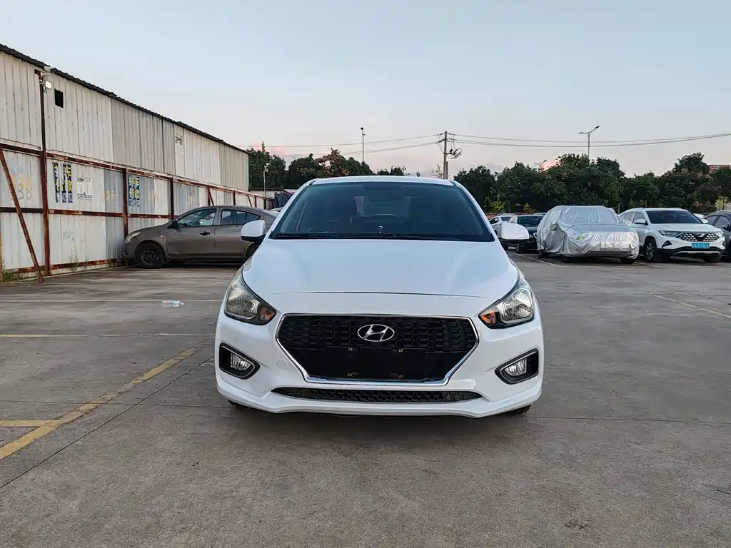 Hyundai Verna — фото 2