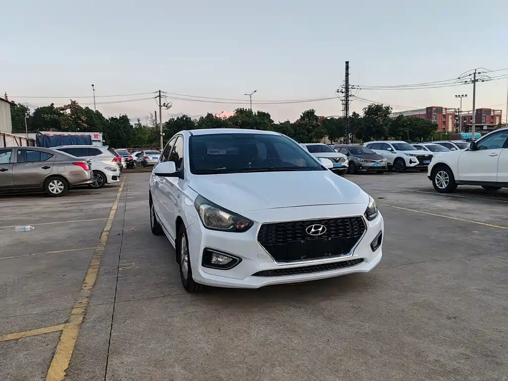 Hyundai Verna — фото 3