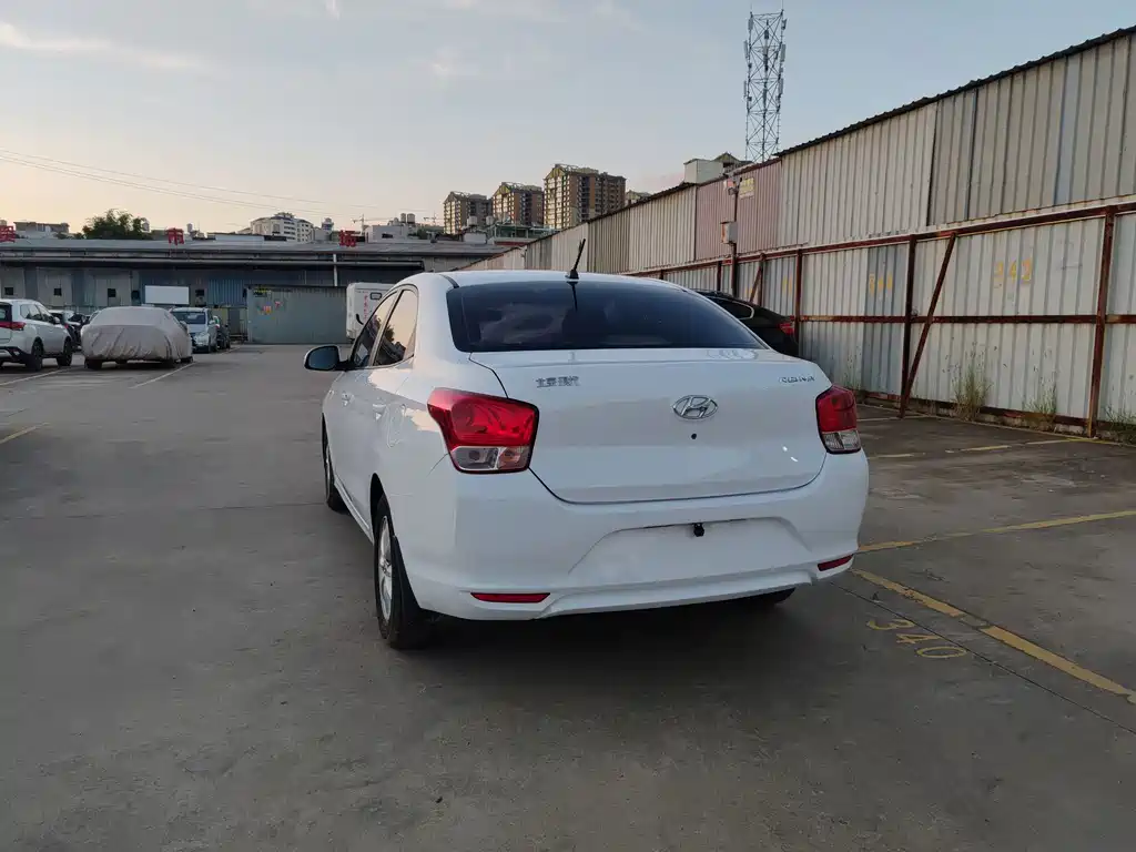 Hyundai Verna — фото 6