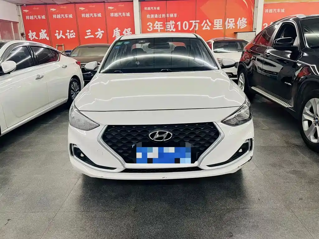 Hyundai Elantra — фото 2