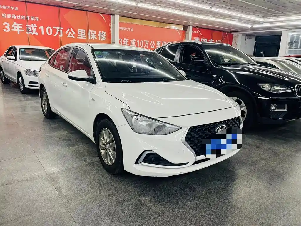 Hyundai Elantra — фото 3
