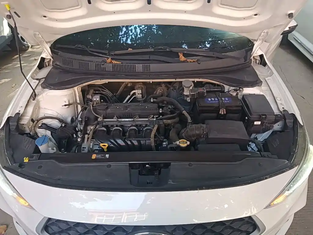 Hyundai Elantra — фото 20