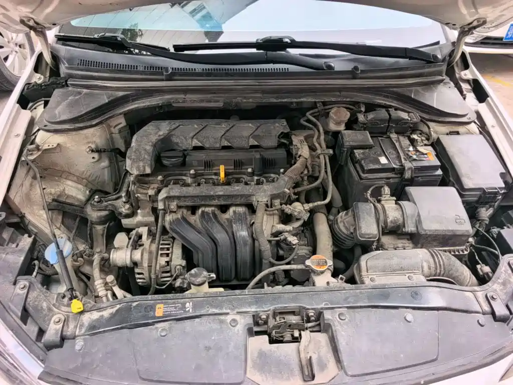 Hyundai Elantra — фото 20
