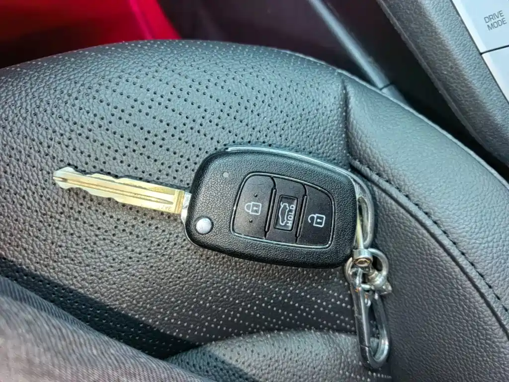Hyundai Elantra — фото 9