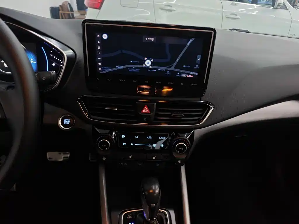 Hyundai Fista — фото 19