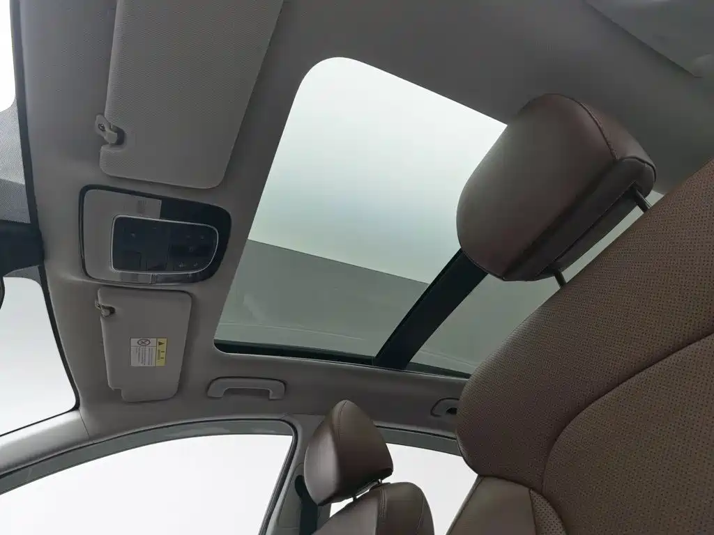 Hyundai Mistra — фото 14