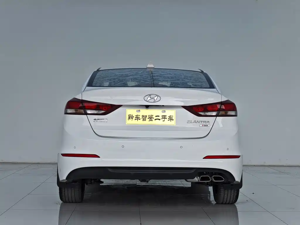 Hyundai Elantra — фото 5