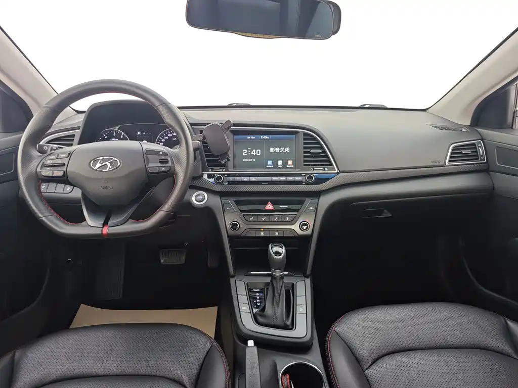 Hyundai Elantra — фото 9