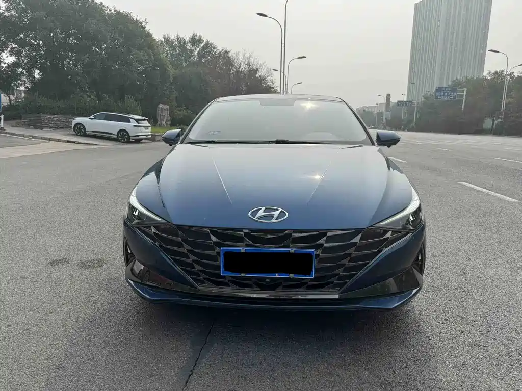 Hyundai Elantra — фото 2