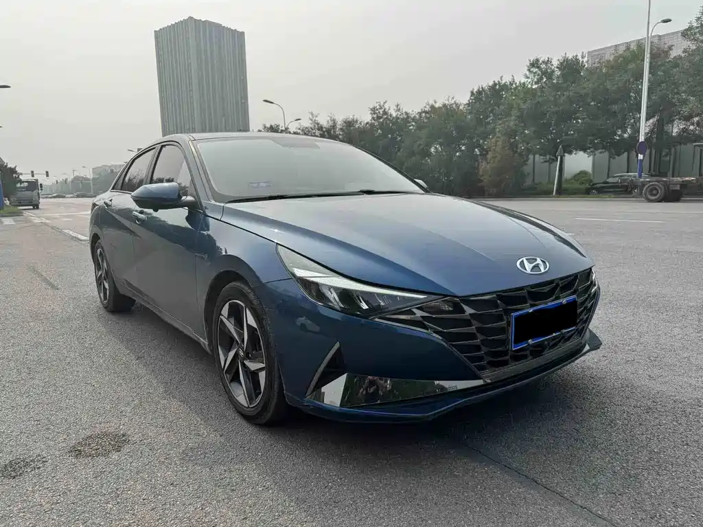 Hyundai Elantra — фото 3