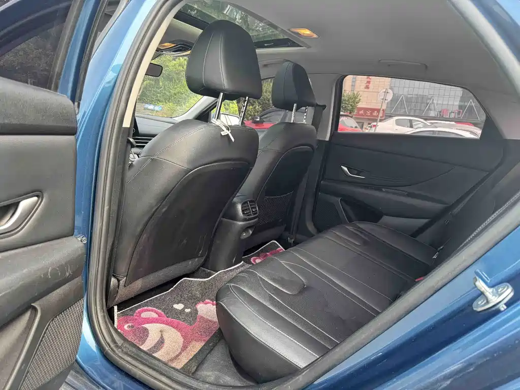 Hyundai Elantra — фото 10