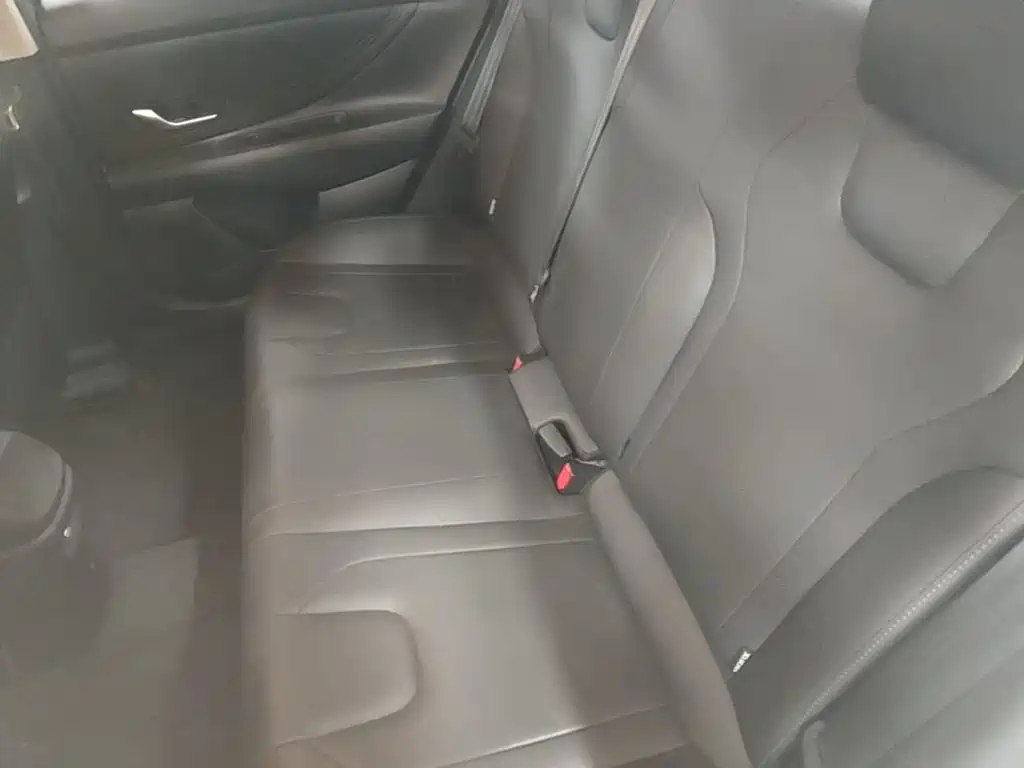Hyundai Elantra — фото 17