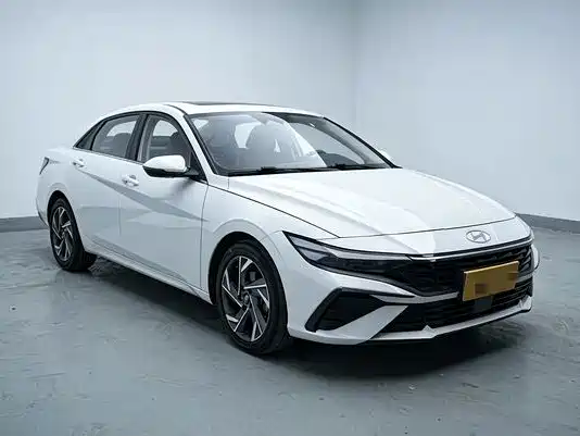 Hyundai Elantra — фото 4