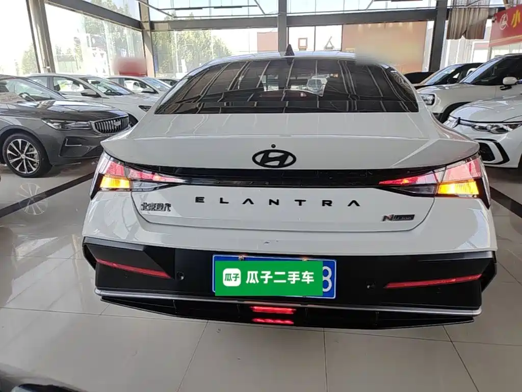 Hyundai Elantra — фото 6