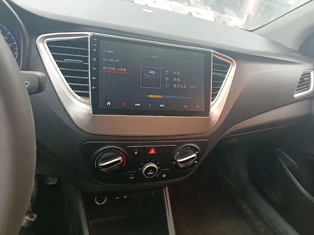 Hyundai Verna — фото 13
