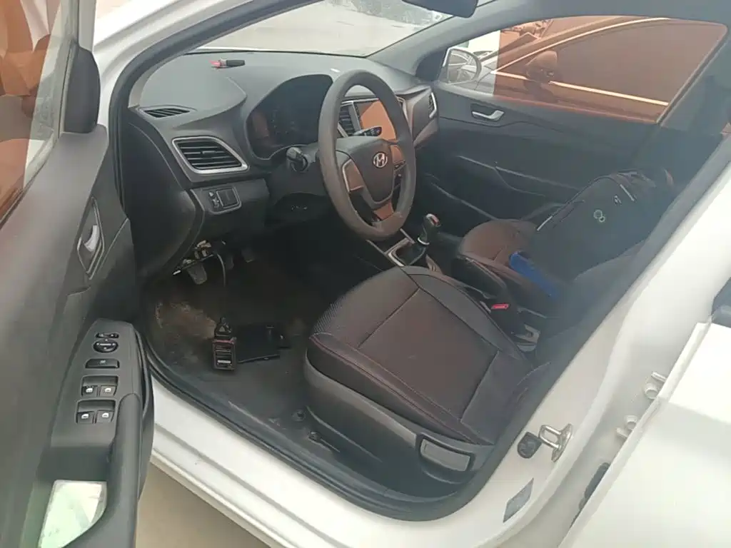 Hyundai Verna — фото 15