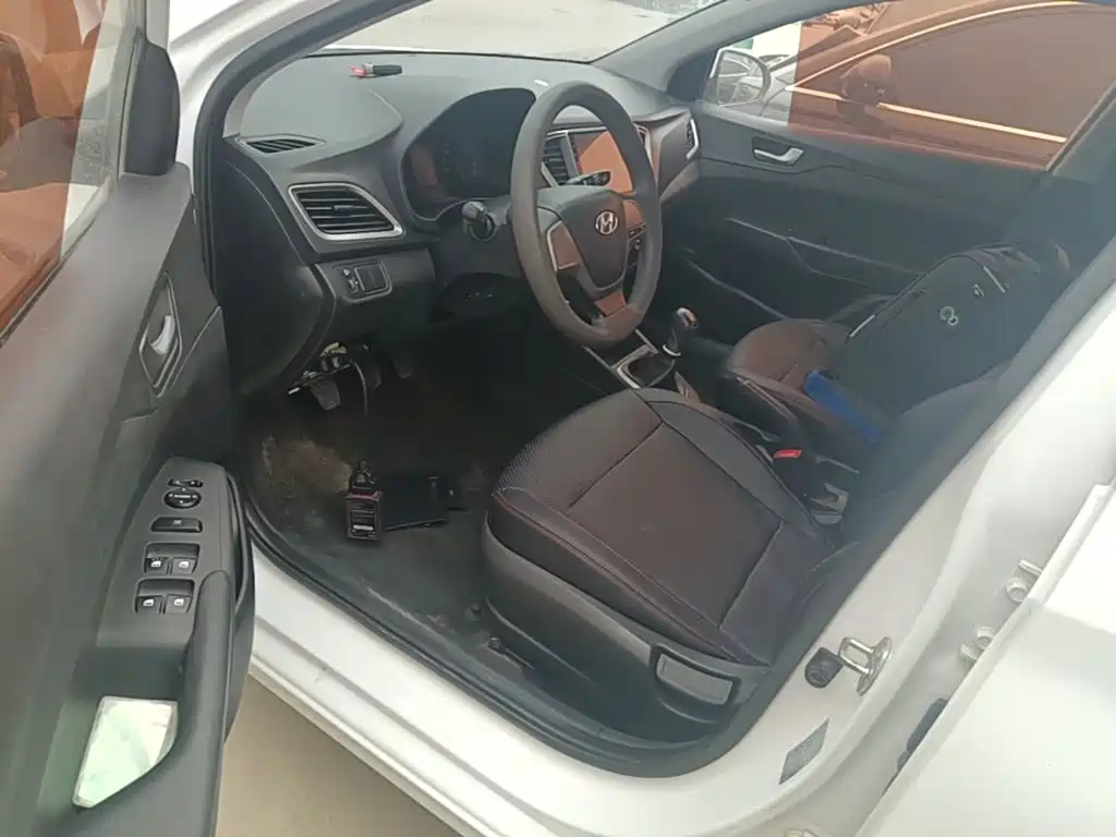 Hyundai Verna — фото 16