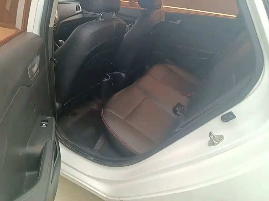 Hyundai Verna — фото 17