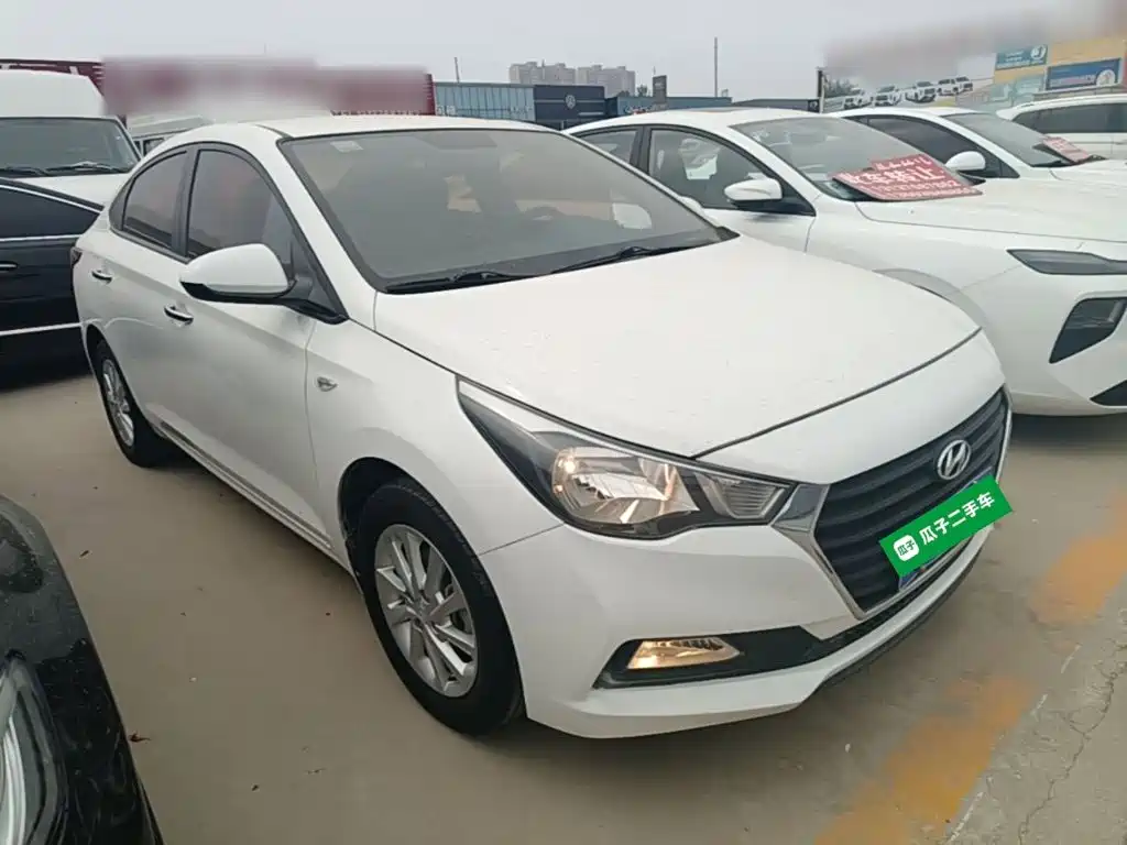 Hyundai Verna — фото 4