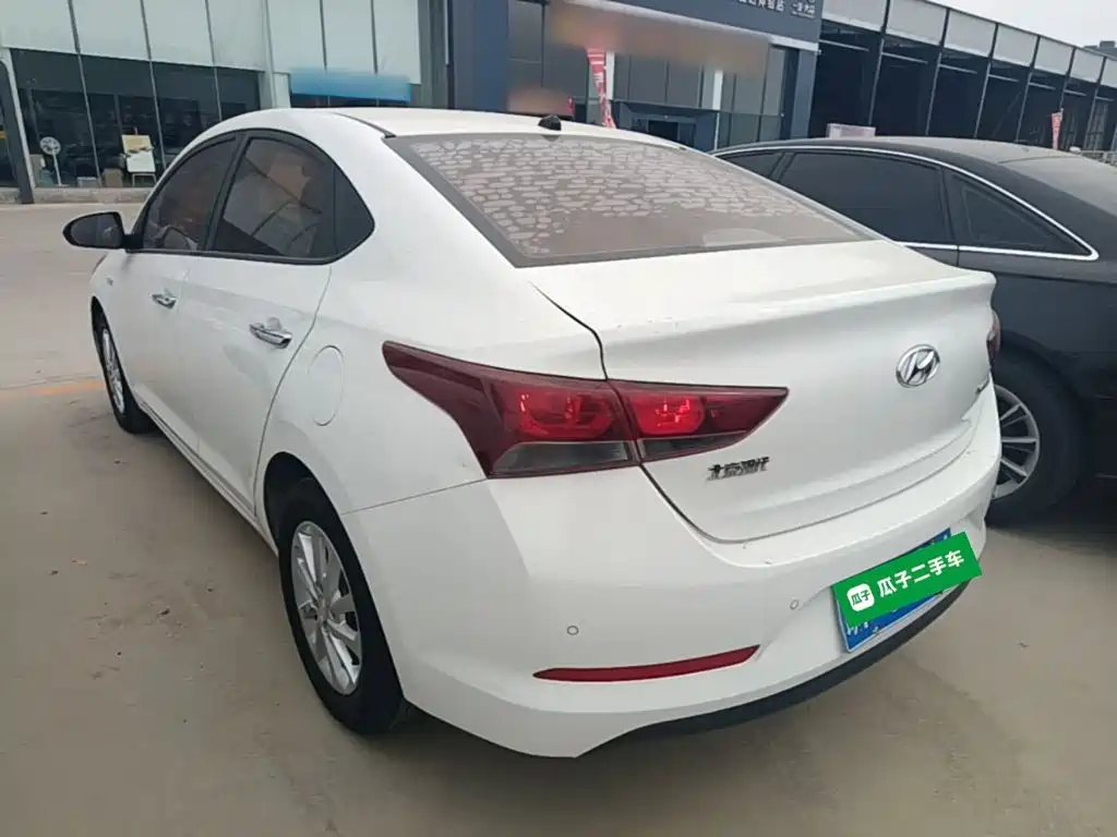 Hyundai Verna — фото 5