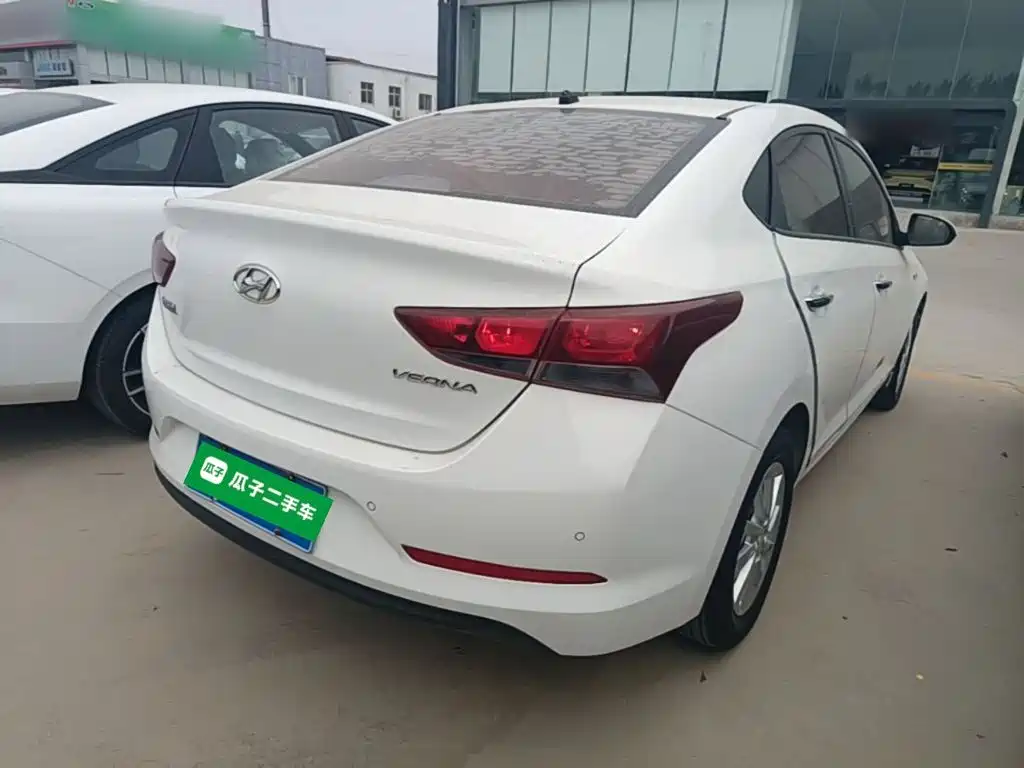 Hyundai Verna — фото 7