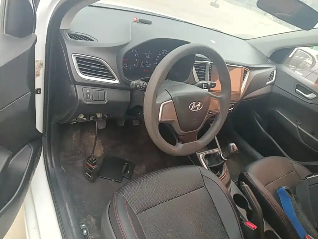 Hyundai Verna — фото 10