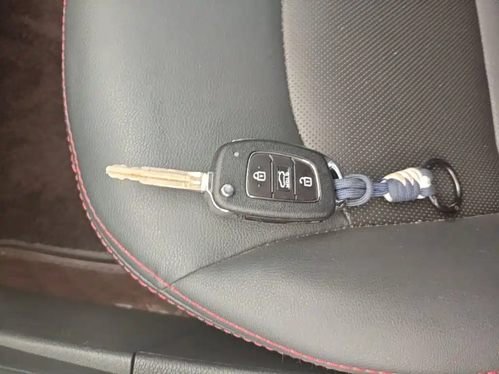 Hyundai Elantra — фото 17