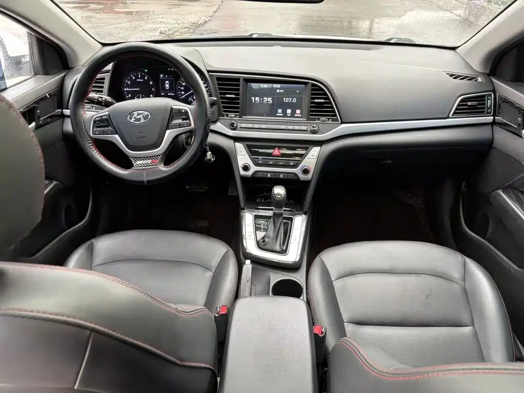Hyundai Elantra — фото 6