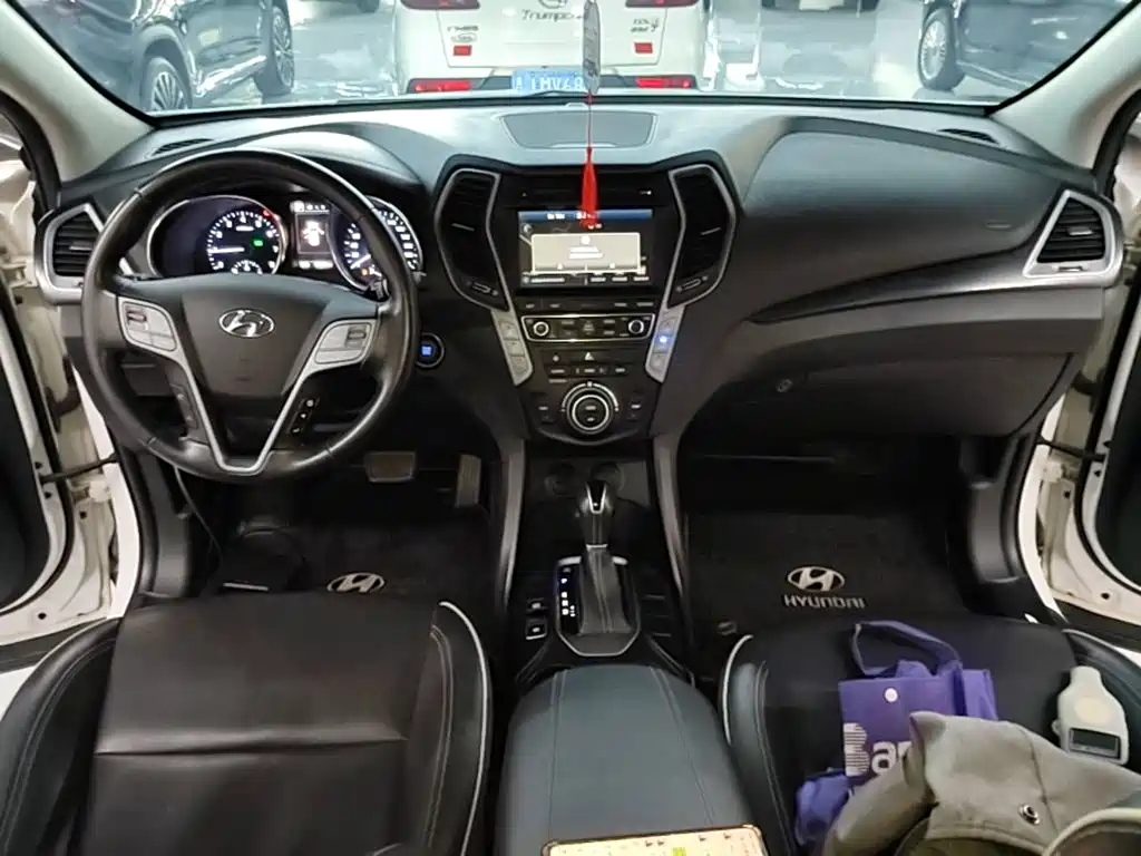 Hyundai Santa Fe — фото 10