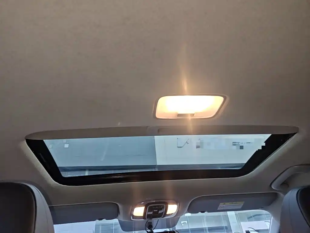 Hyundai Elantra — фото 18
