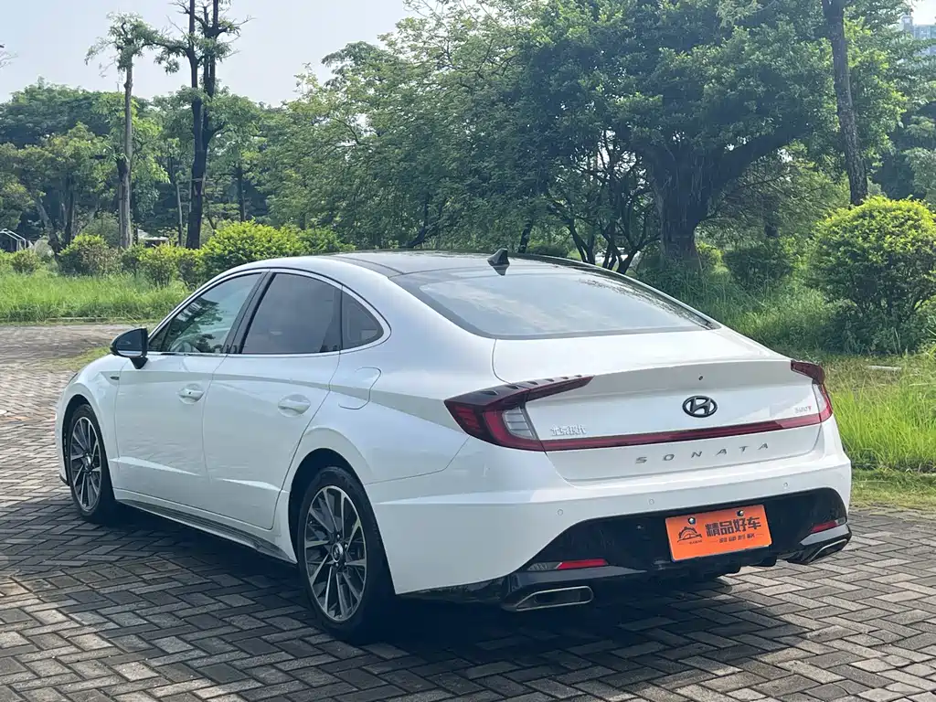 Hyundai Sonata — фото 19