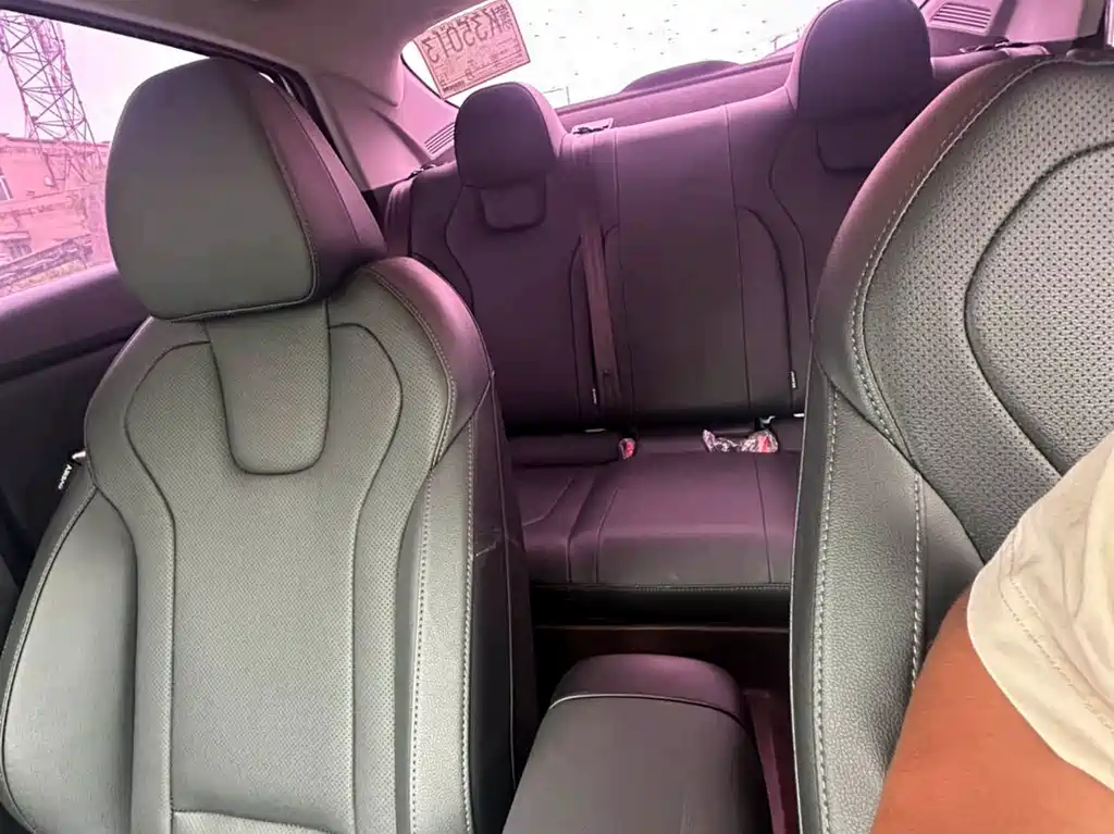 Hyundai Elantra — фото 15