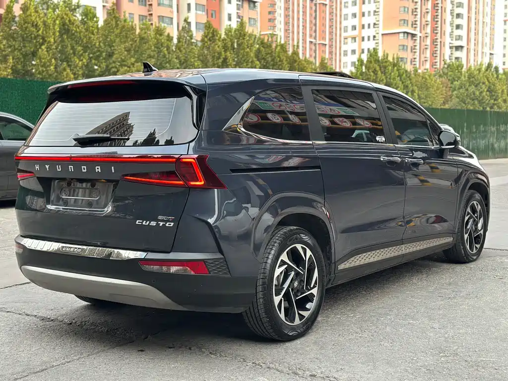 Hyundai Custo — фото 7