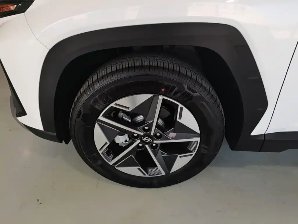 Hyundai Tucson — фото 23
