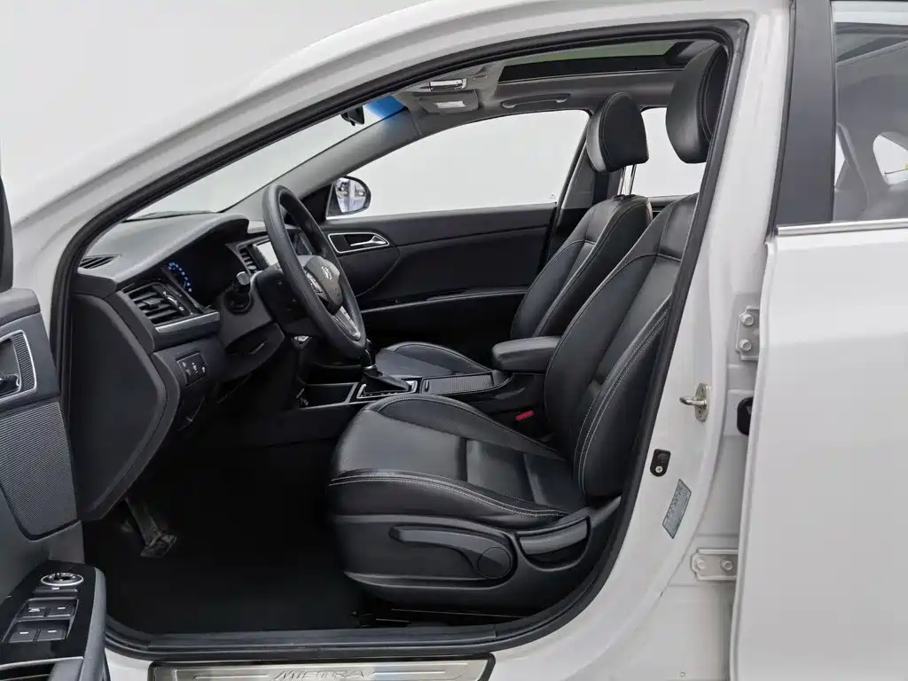 Hyundai Mistra — фото 10