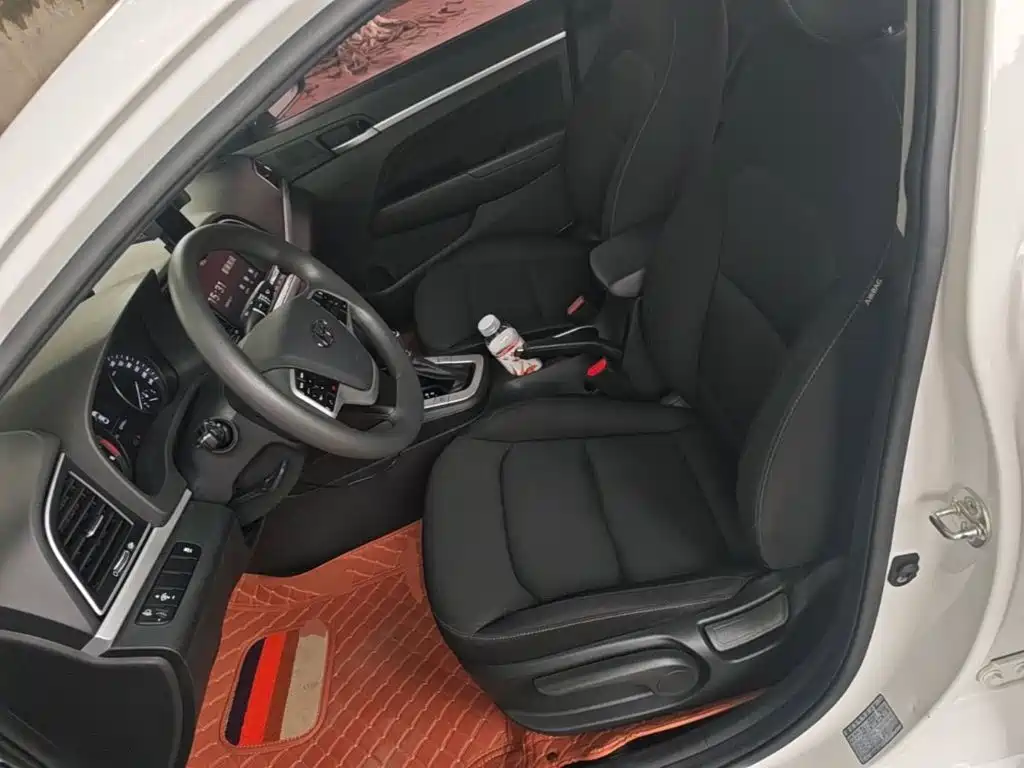 Hyundai Elantra — фото 15