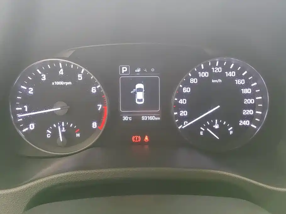 Hyundai Elantra — фото 14