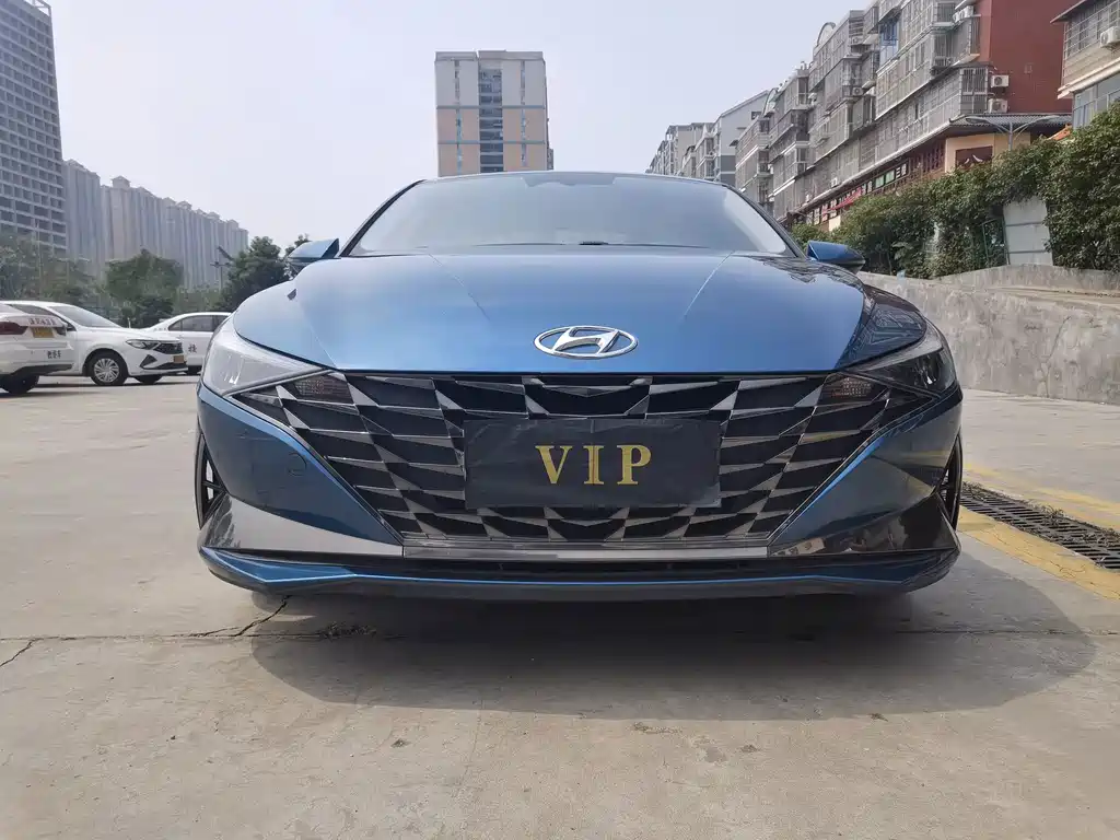 Hyundai Elantra — фото 2