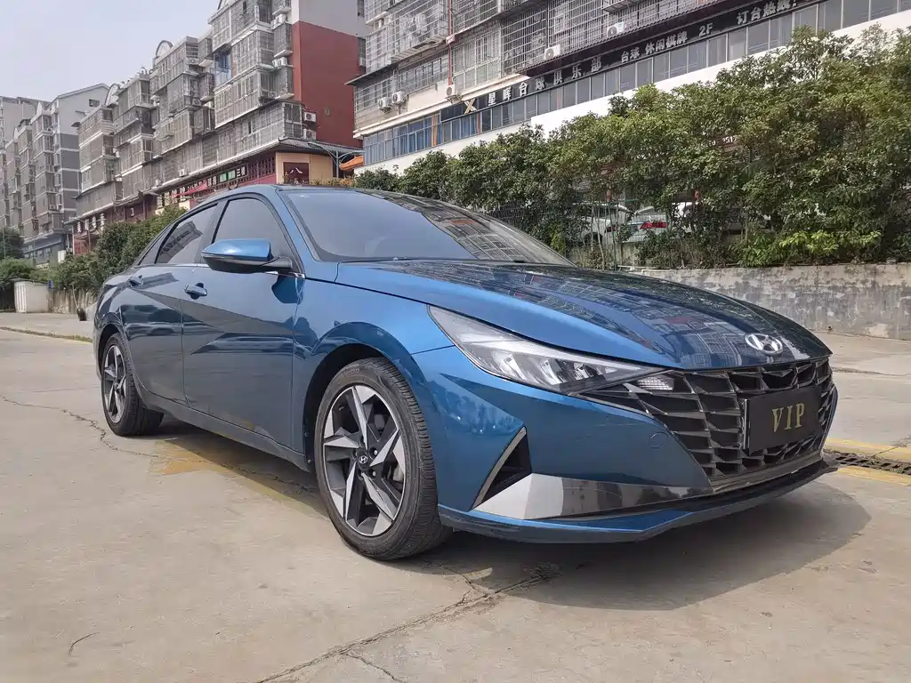 Hyundai Elantra — фото 3
