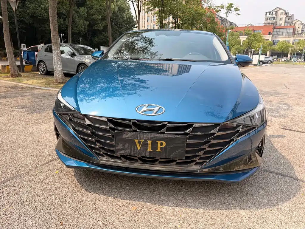 Hyundai Elantra — фото 2