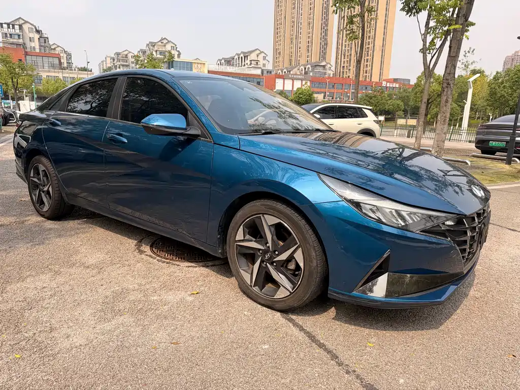 Hyundai Elantra — фото 3